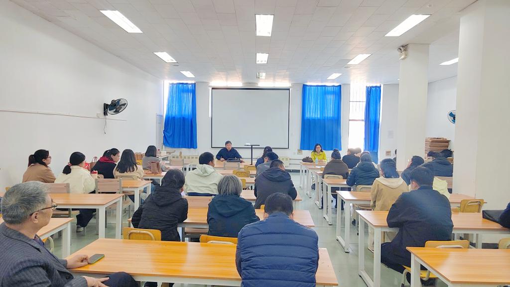 多场域协同育人 全周期促成长——园艺科技学院对大学生发展汇报会相关工作进行部署和培训